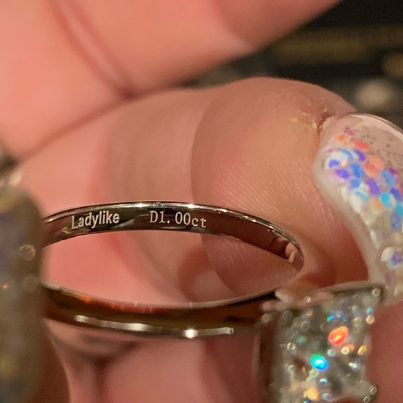 Beautiful 1ct princess cut Moissanite - Picture 5 of 8